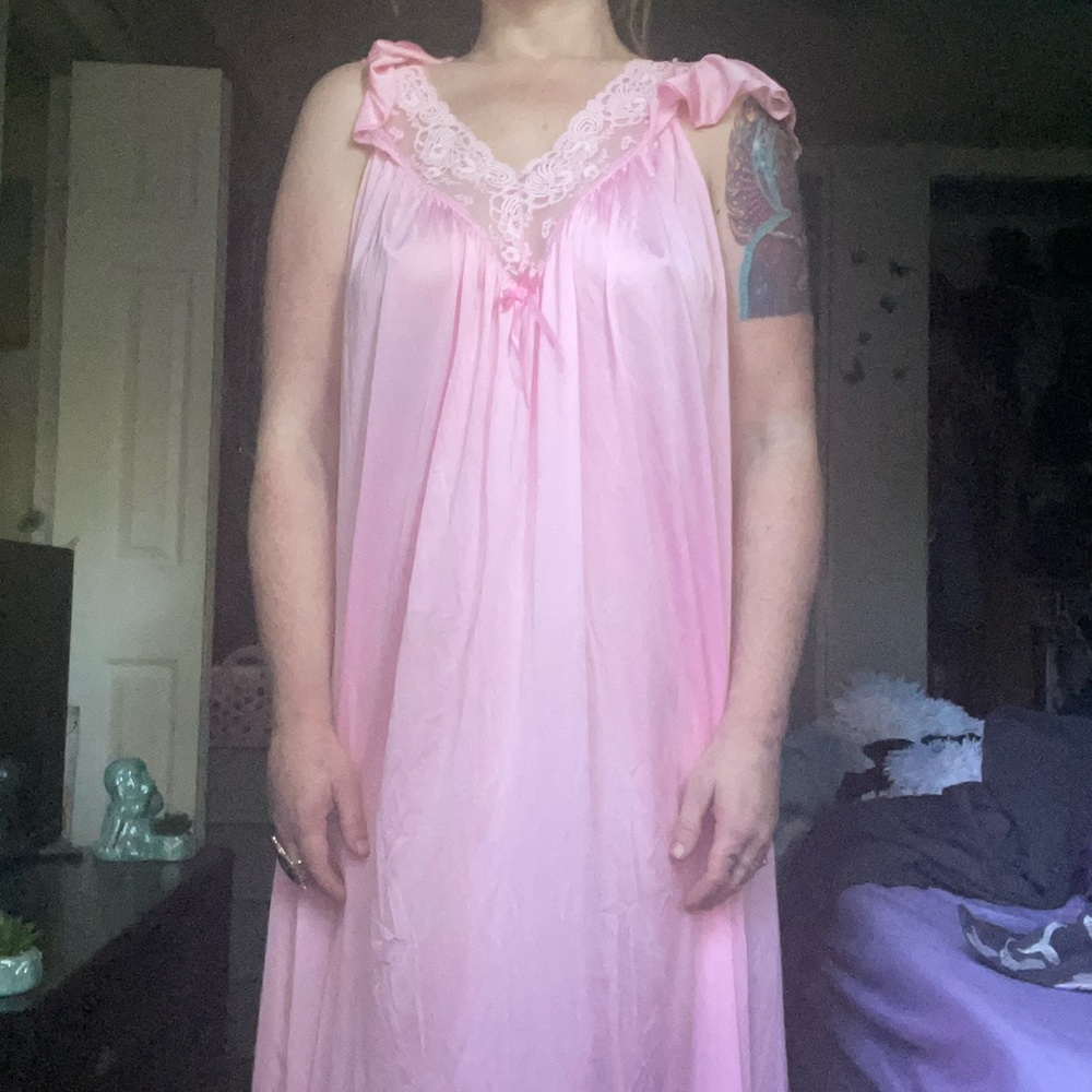 🌸VINTAGE 80’s Full Length Pink Nightgown 🌸 - Picture 3 of 12